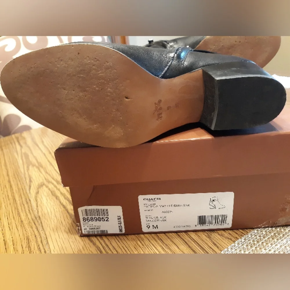 EUC Coach Patricia Leather Blk Booties 9M - Picture 9 of 16